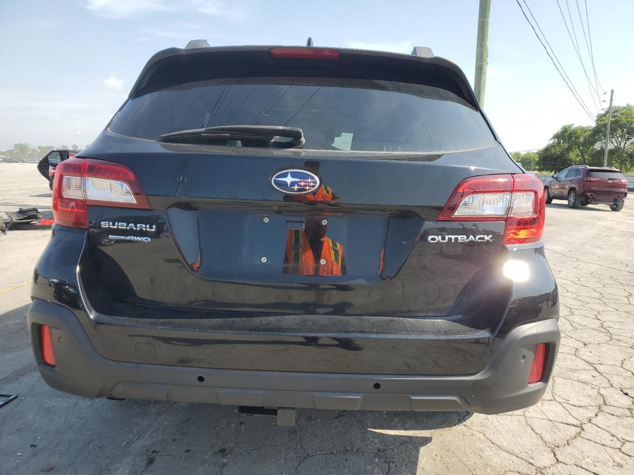 2018 Subaru Outback 2.5I Limited VIN: 4S4BSANC8J3372421 Lot: 63909425