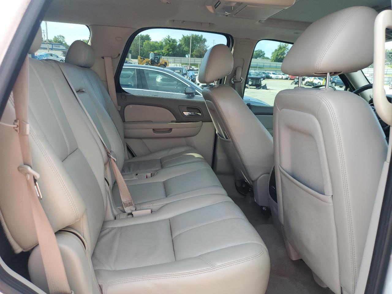 2010 Chevrolet Tahoe K1500 Lt VIN: 1GNUKBE08AR261039 Lot: 64306925