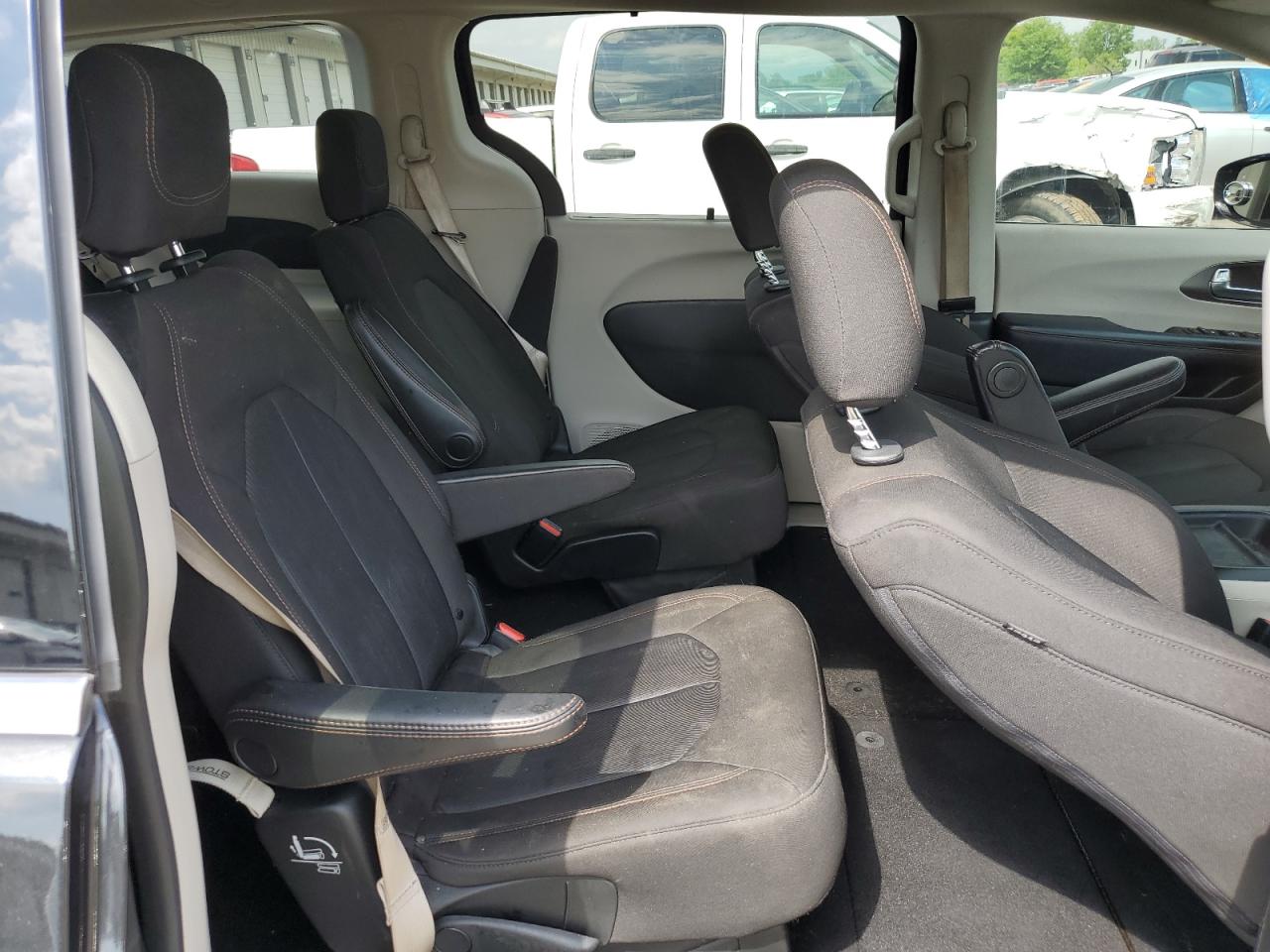 2020 Chrysler Pacifica Touring VIN: 2C4RC1FG1LR216121 Lot: 66035465