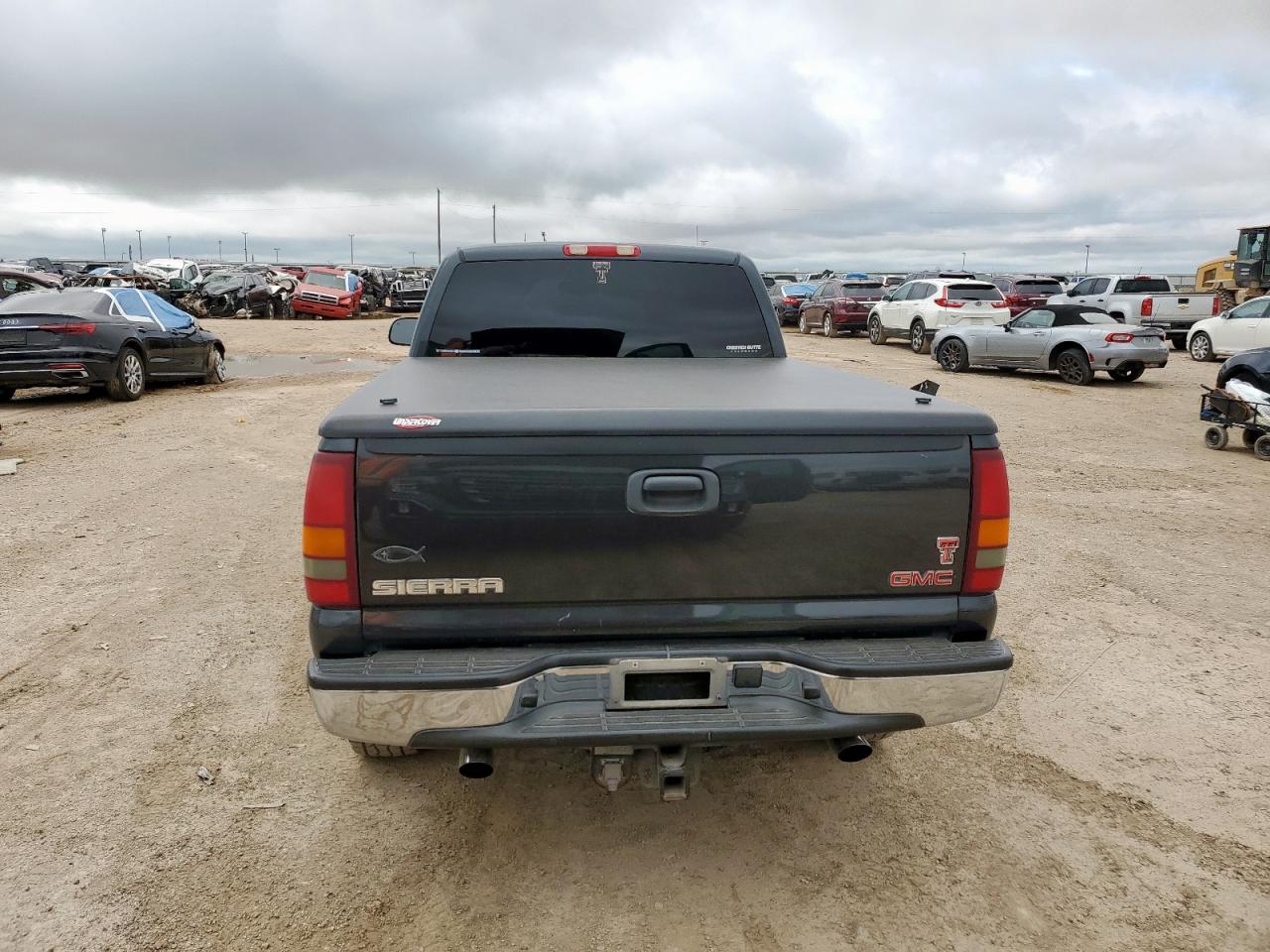 2003 GMC New Sierra K1500 VIN: 2GTEK19T231118949 Lot: 62962585