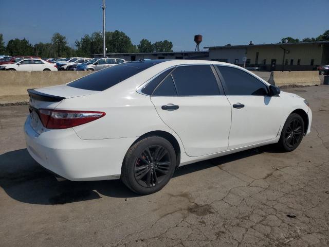  TOYOTA CAMRY 2015 Biały