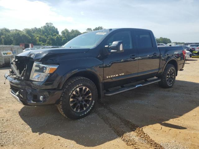  NISSAN TITAN 2018 Czarny