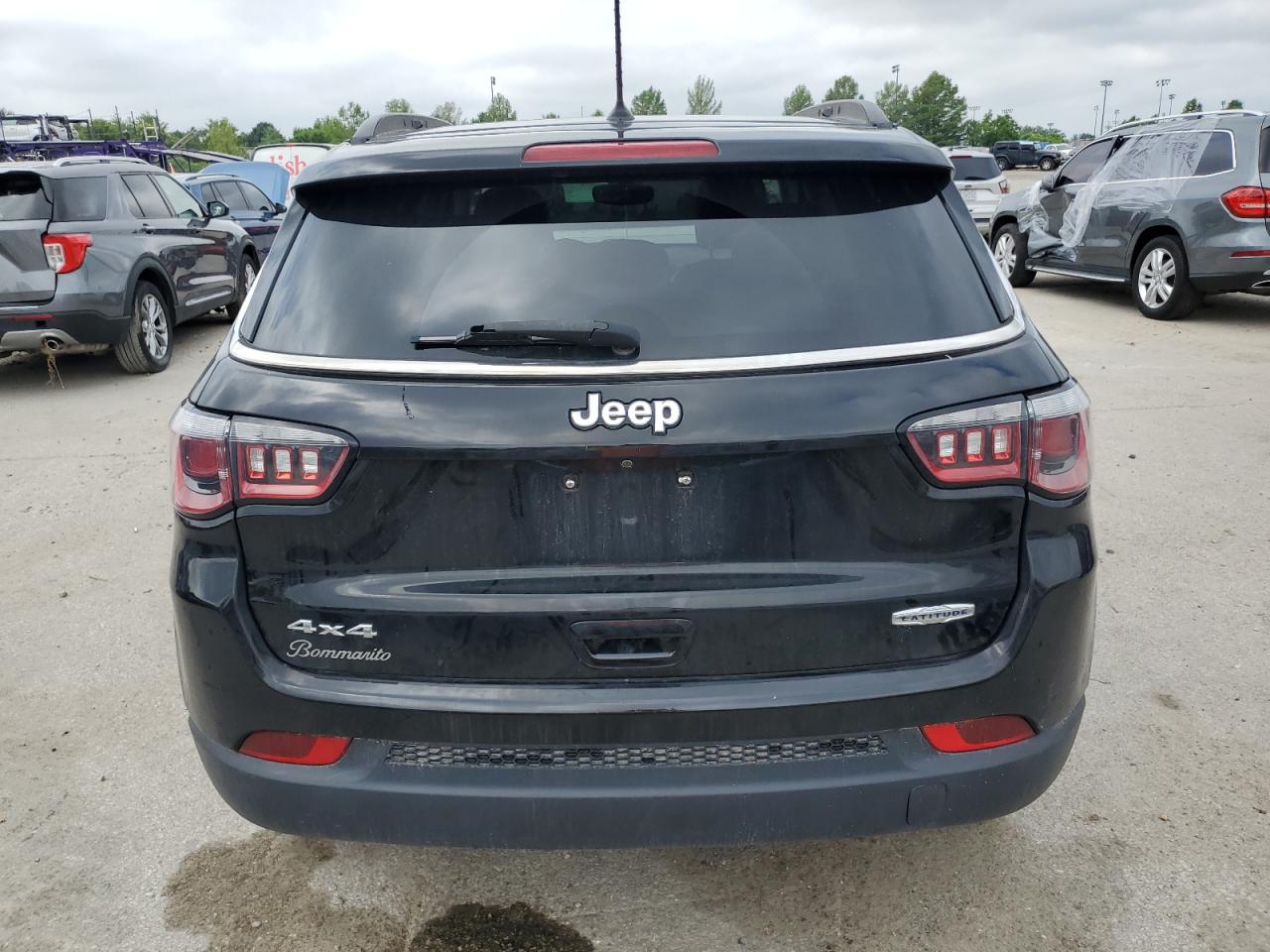 2017 Jeep Compass Latitude VIN: 3C4NJDBB7HT670989 Lot: 65260475