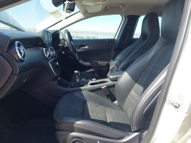 2013 MERCEDES BENZ A180 BLUEE