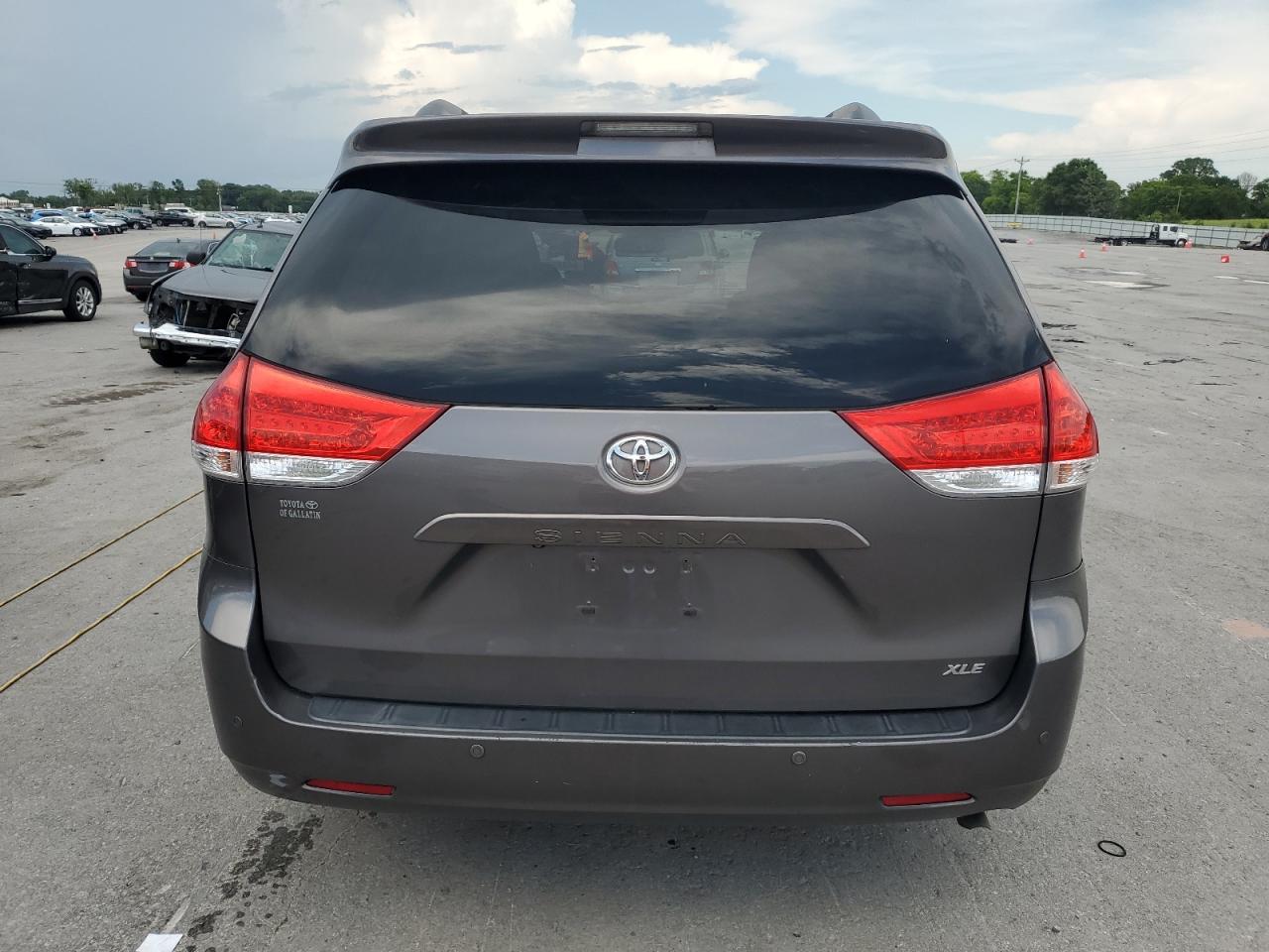 2013 Toyota Sienna Xle VIN: 5TDYK3DC8DS336551 Lot: 64885085
