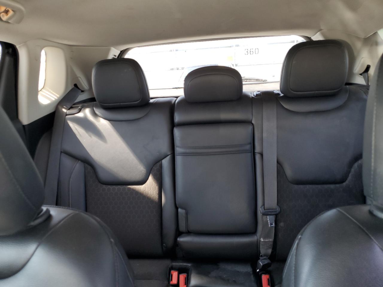 2018 Jeep Compass Latitude VIN: 3C4NJDBB2JT115986 Lot: 66511875