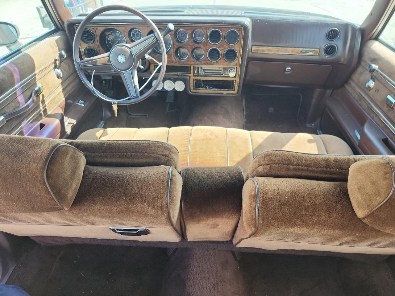 1983 Pontiac Bonneville VIN: 2G2AN69H1D2232486 Lot: 65006005