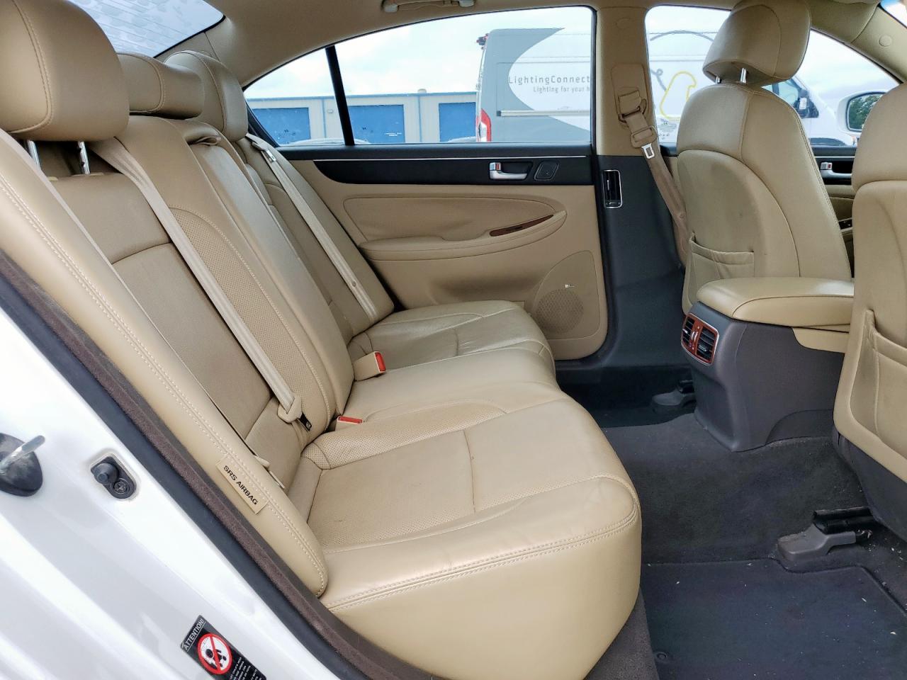 2013 Hyundai Genesis 3.8L VIN: KMHGC4DD5DU253805 Lot: 62870135