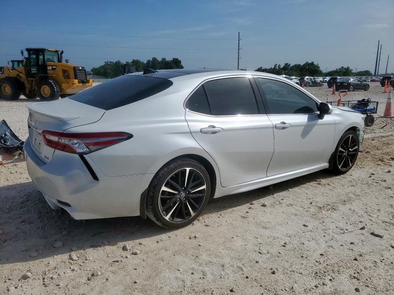  TOYOTA CAMRY 2019 White