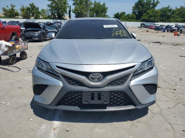  TOYOTA CAMRY 2018 Серый