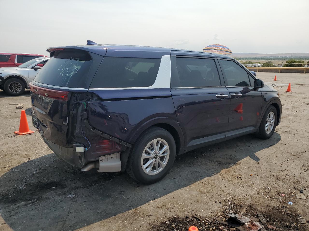 2024 Kia Carnival Lx blue null gas KNDNB4H38R6327438 photo #4