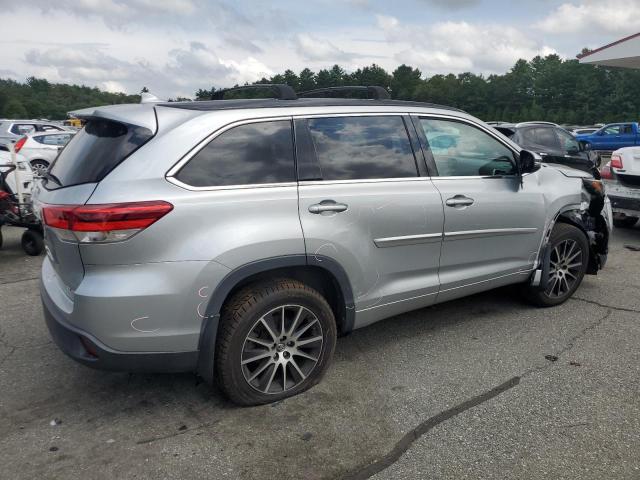  TOYOTA HIGHLANDER 2018 Серебристый