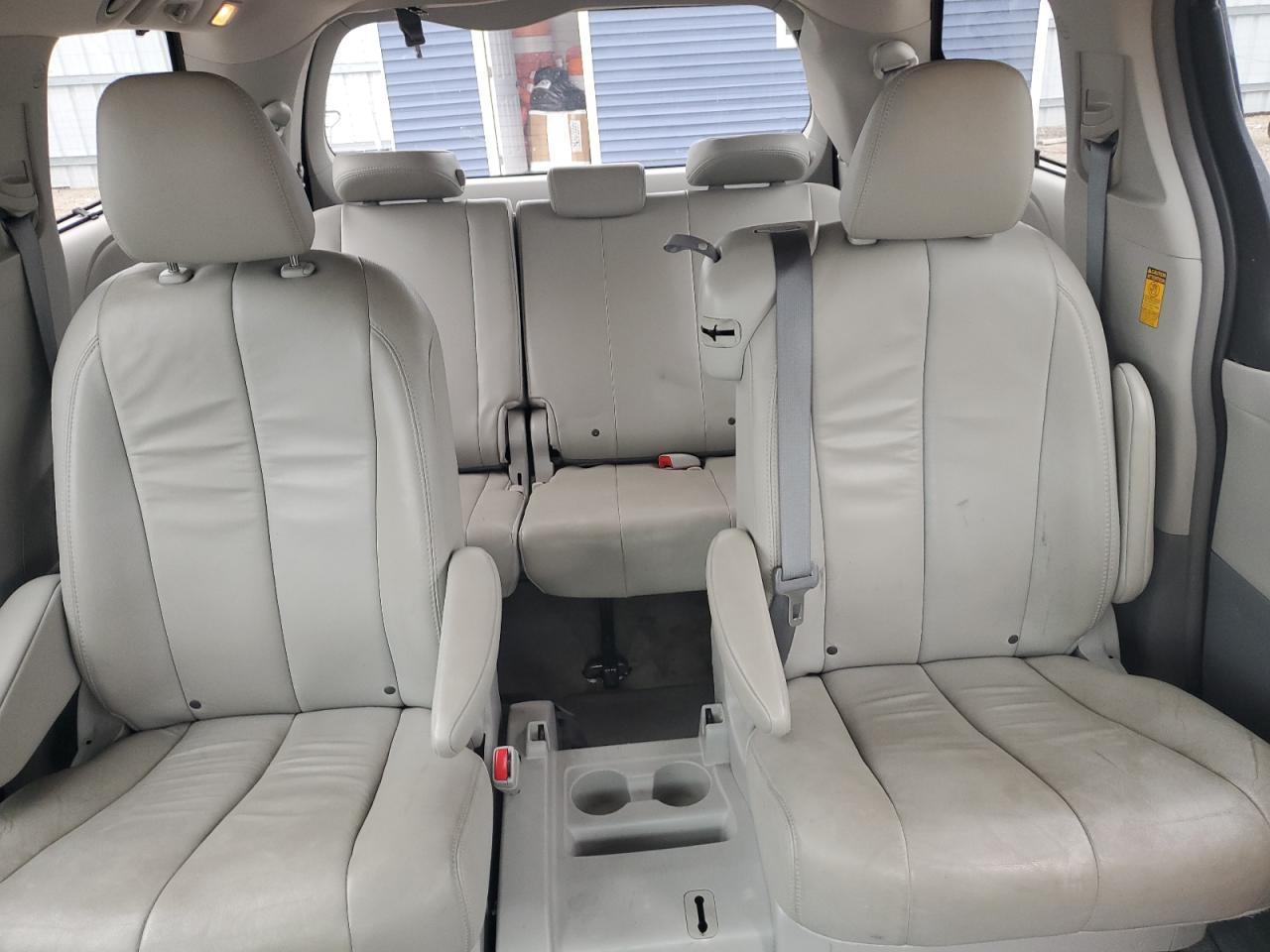 2013 Toyota Sienna Xle VIN: 5TDYK3DC5DS401470 Lot: 64497035