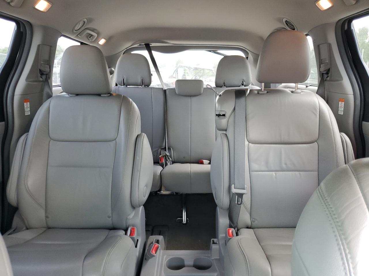2017 Toyota Sienna Xle VIN: 5TDYZ3DC9HS820214 Lot: 65401205