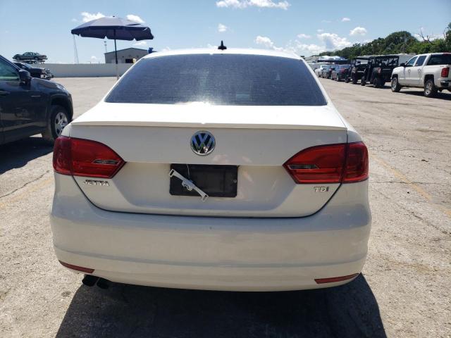 Sedans VOLKSWAGEN JETTA 2013 Biały