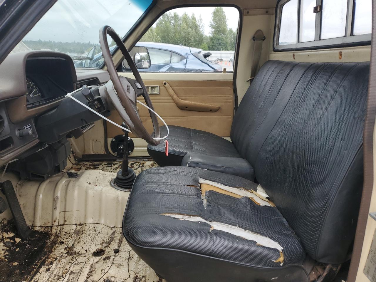 1983 Toyota Pickup 1/2 Ton Rn34 VIN: JT4RN34R1D0089716 Lot: 64086115