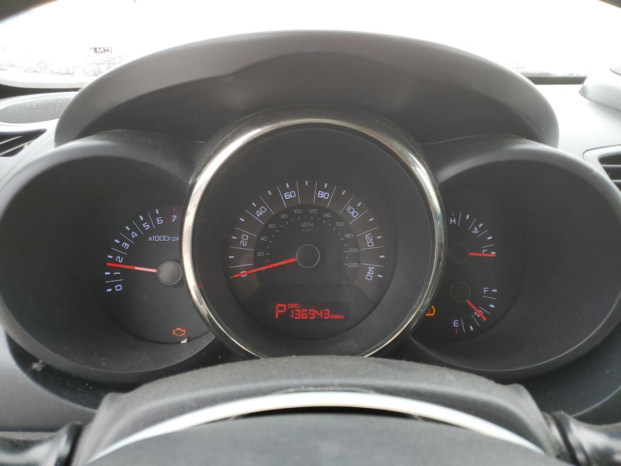 2011 Kia Soul + VIN: KNDJT2A23B7338736 Lot: 63638985