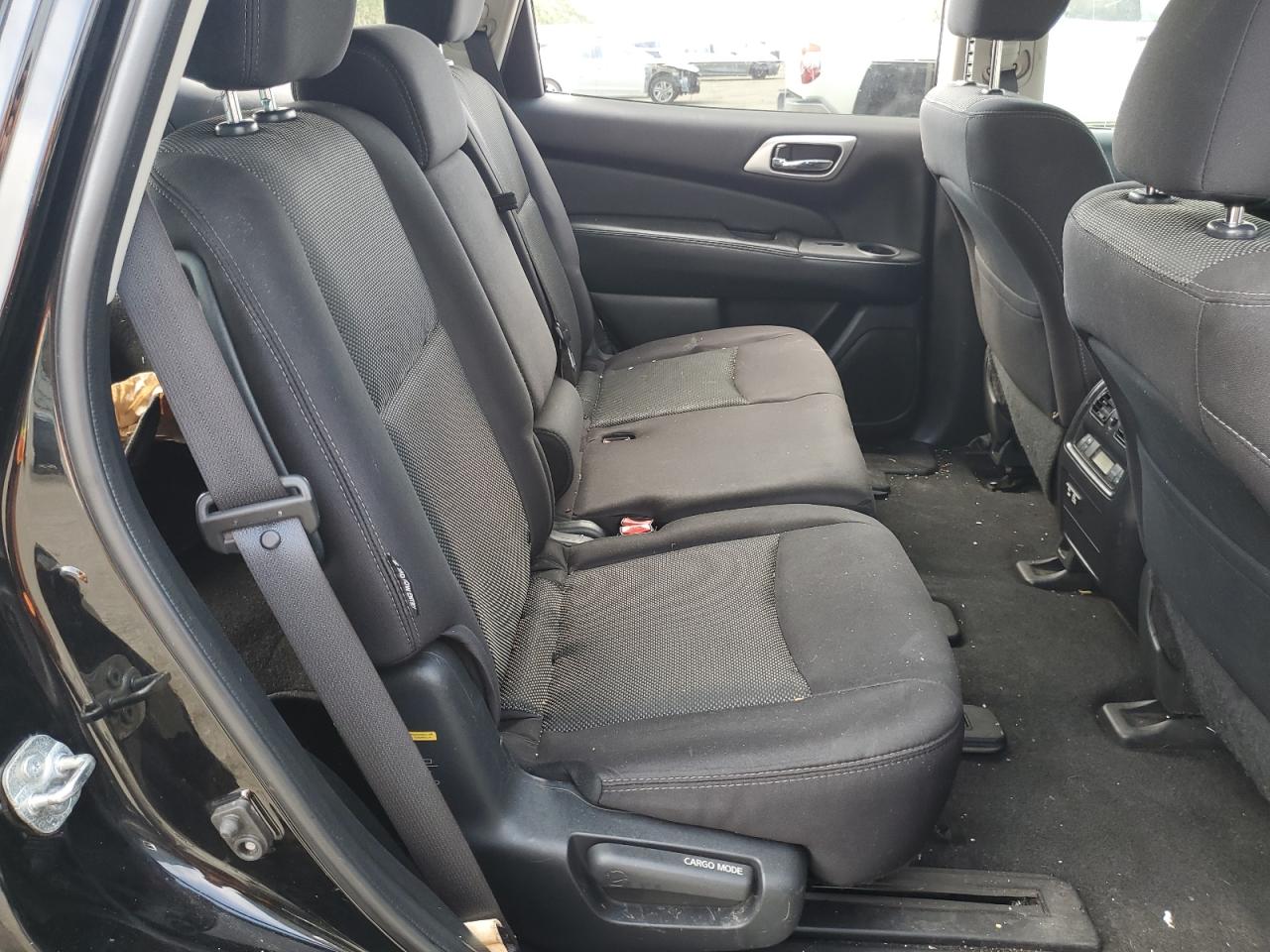2019 Nissan Pathfinder S VIN: 5N1DR2MM8KC638137 Lot: 63346595