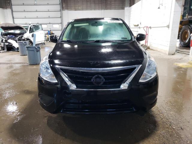  NISSAN VERSA 2018 Czarny