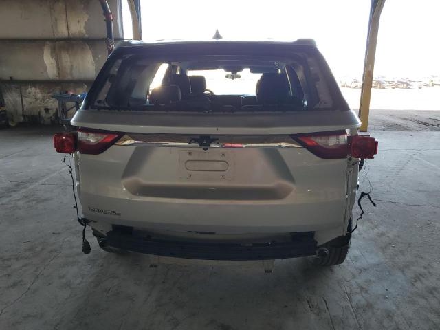 CHEVROLET TRAVERSE 2018 Srebrny