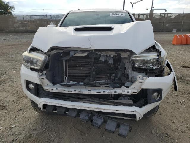  TOYOTA TACOMA 2017 Белы