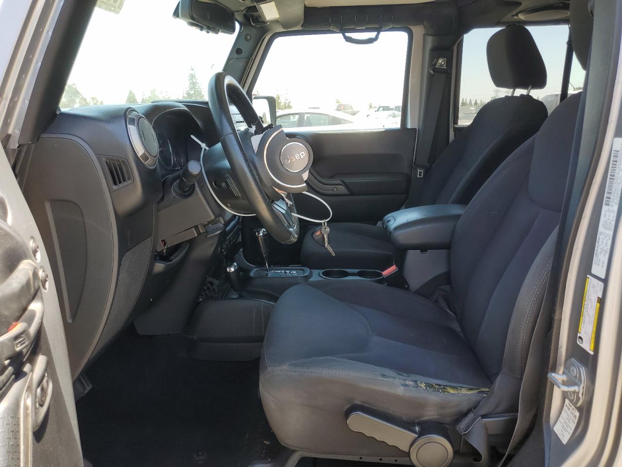 2014 Jeep Wrangler Unlimited Sport VIN: 1C4HJWDG1EL221302 Lot: 63331015
