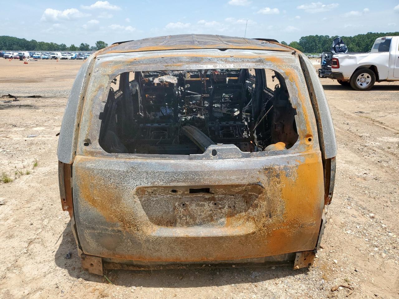 2010 Chrysler Town & Country Lx VIN: 2A4RR2D17AR329999 Lot: 65410325