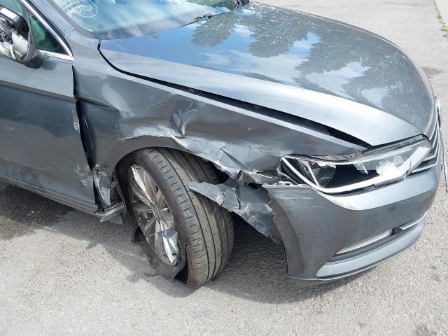 2017 VOLKSWAGEN PASSAT SE