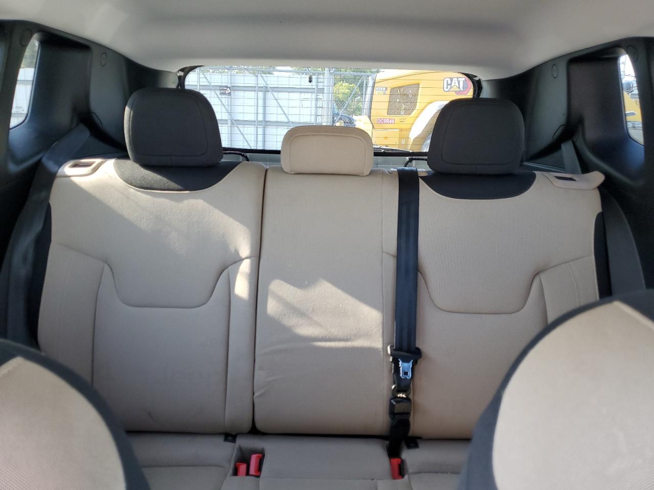 2015 Jeep Renegade Latitude VIN: ZACCJABT8FPB32661 Lot: 65026395