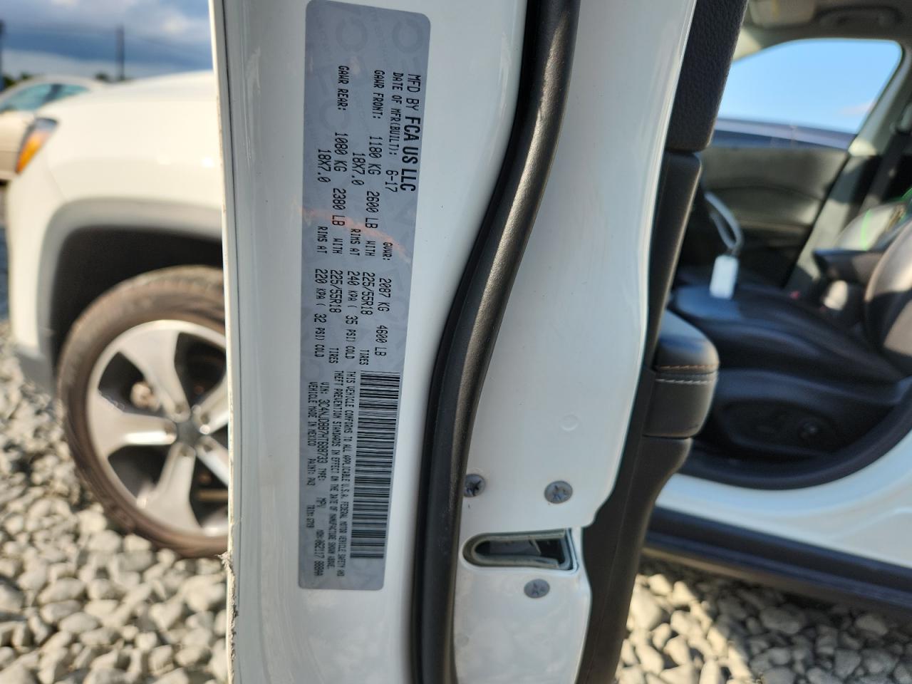 2017 Jeep Compass Latitude VIN: 3C4NJDBB7HT688733 Lot: 64588285