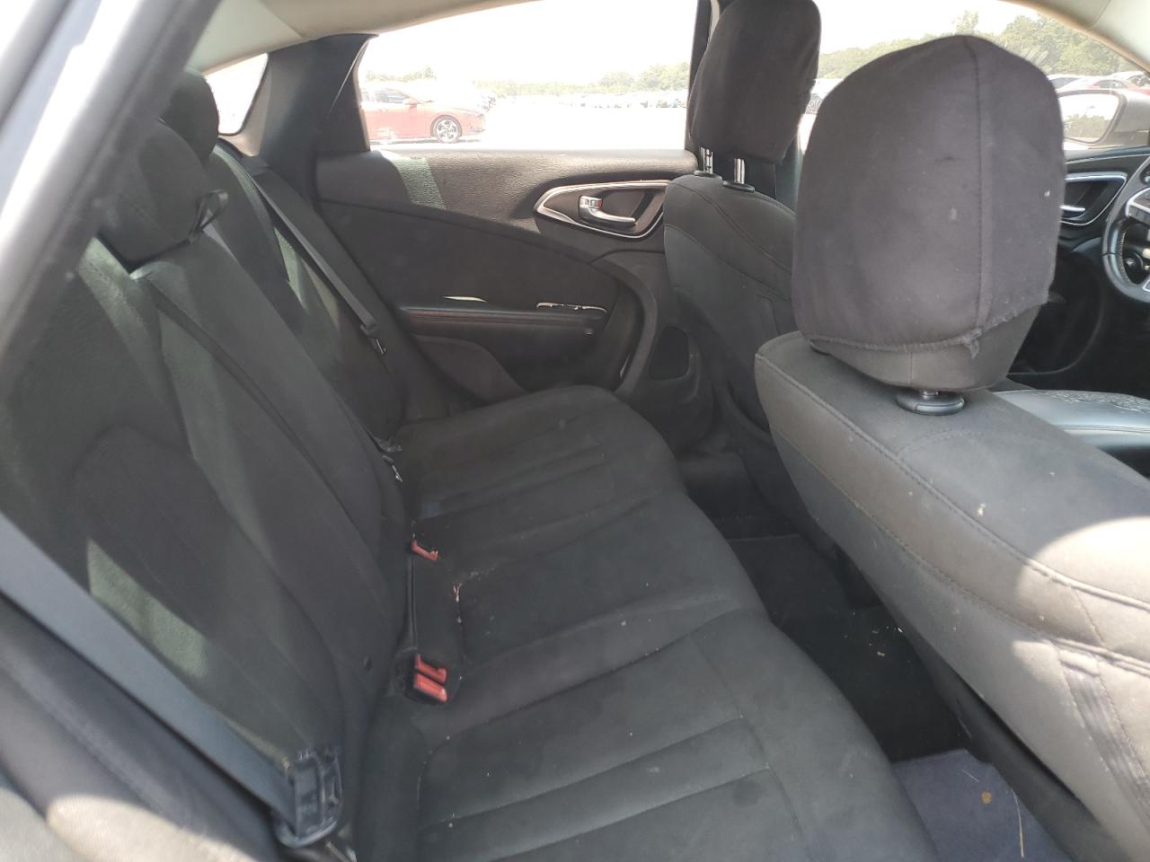 2015 Chrysler 200 Limited VIN: 1C3CCCAB2FN692154 Lot: 67216945