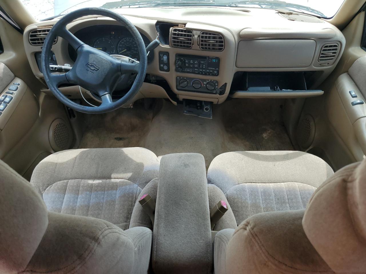 1gncs13w2y2395156 1GNCS13W2Y2395156 2000 Chevrolet Blazer