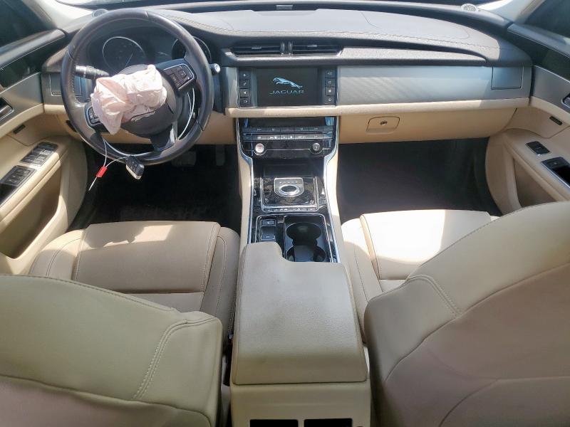 Sedans JAGUAR XF 2017 Zielony