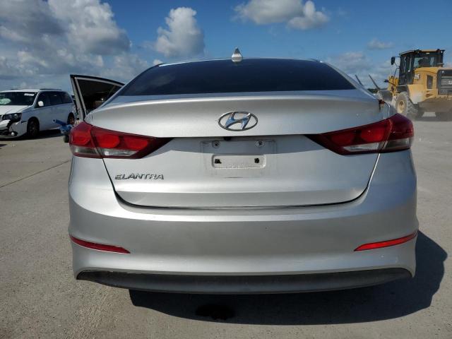 HYUNDAI ELANTRA 2018 Srebrny