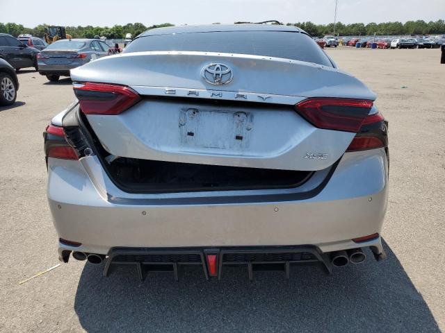  TOYOTA CAMRY 2018 Srebrny