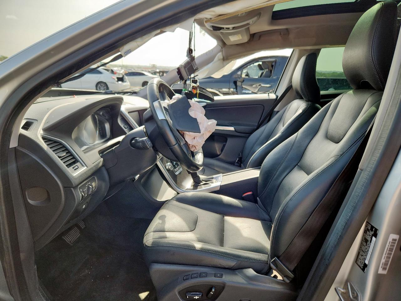 2016 Volvo Xc60 T5 Platinum VIN: YV440MDM0G2809757 Lot: 63328945