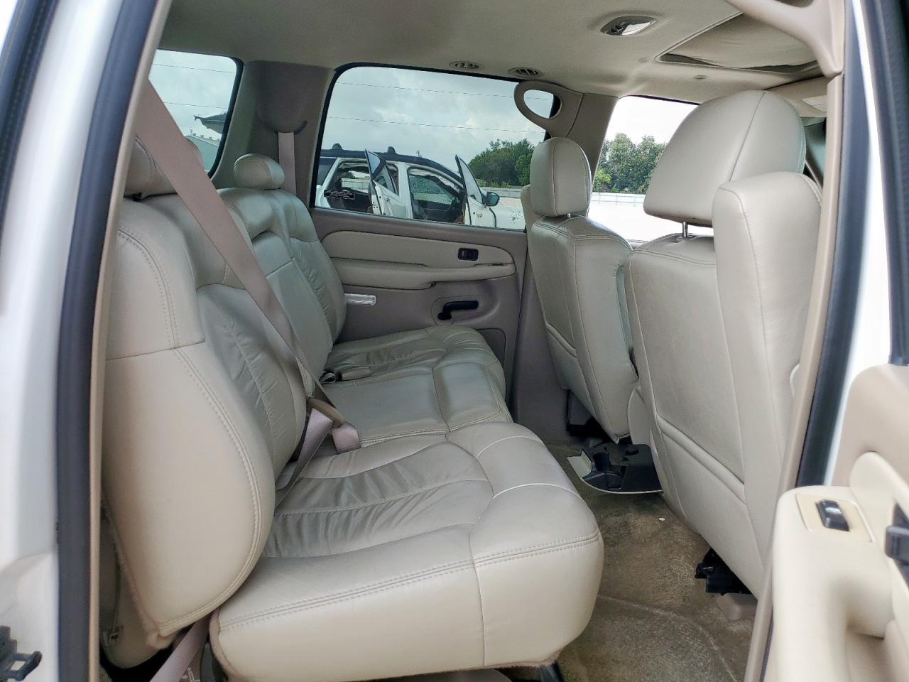 2002 Chevrolet Suburban C1500 VIN: 3GNEC16Z52G273739 Lot: 64416075
