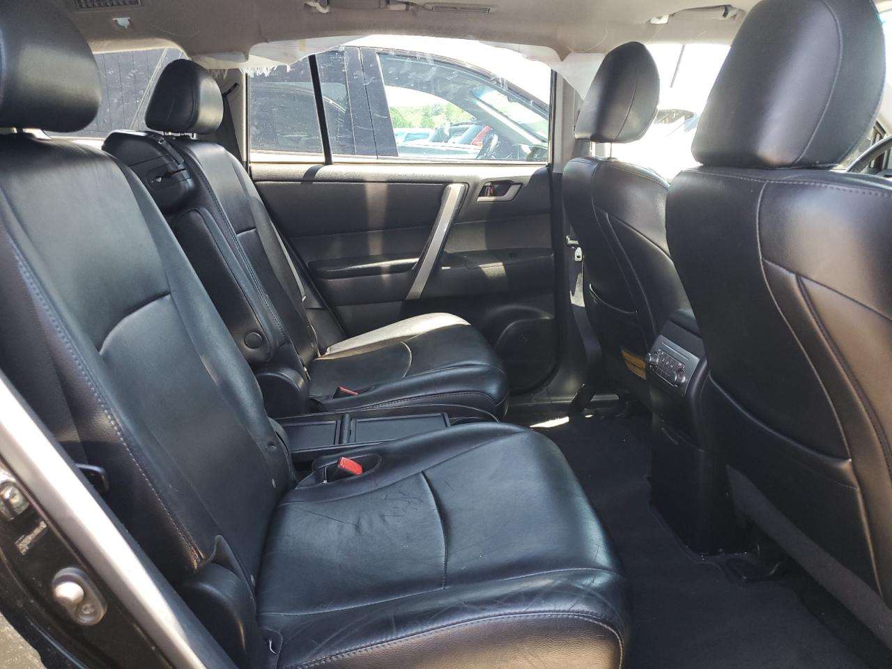 2011 Toyota Highlander Base VIN: 5TDBK3EH4BS062214 Lot: 63242085