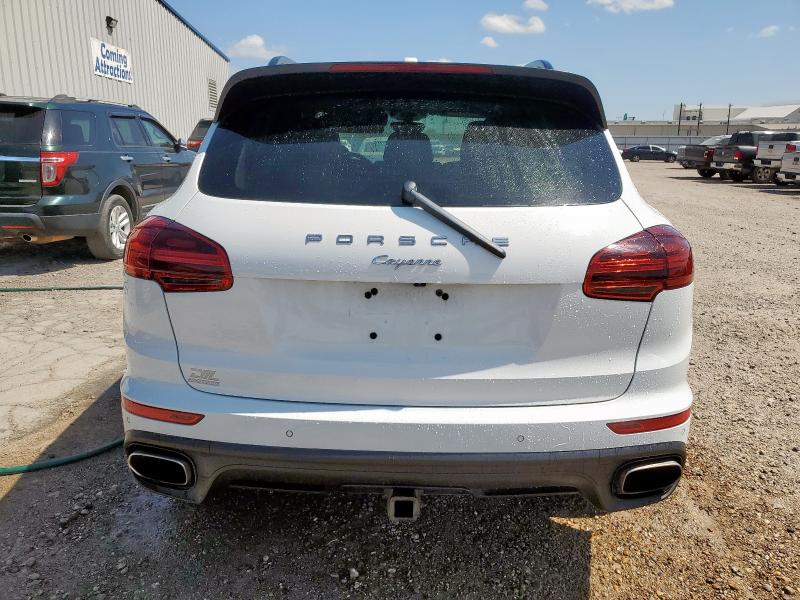 2018 PORSCHE CAYENNE   