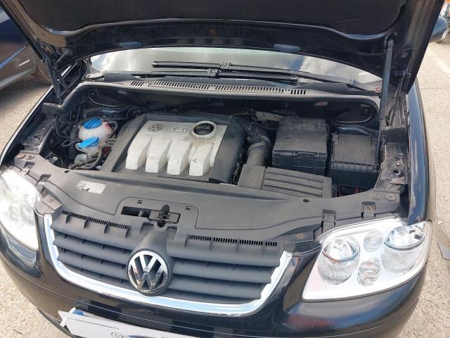 2005 VOLKSWAGEN TOURAN SE