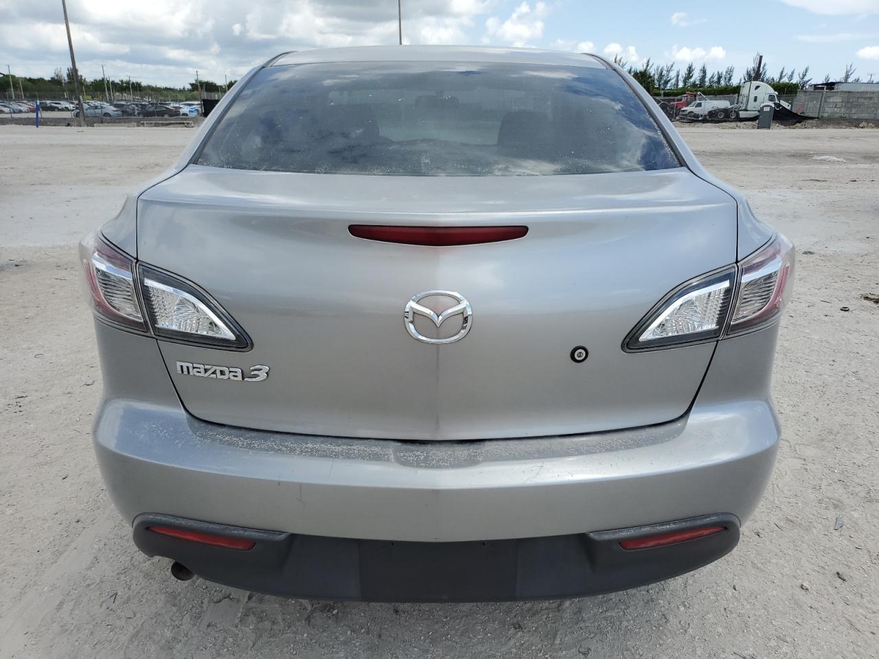 2011 Mazda 3 I VIN: JM1BL1UF0B1442410 Lot: 64098435