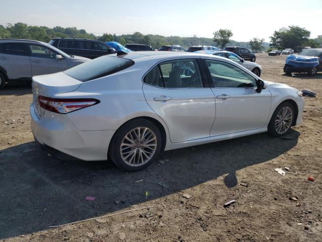  TOYOTA CAMRY 2019 Белы