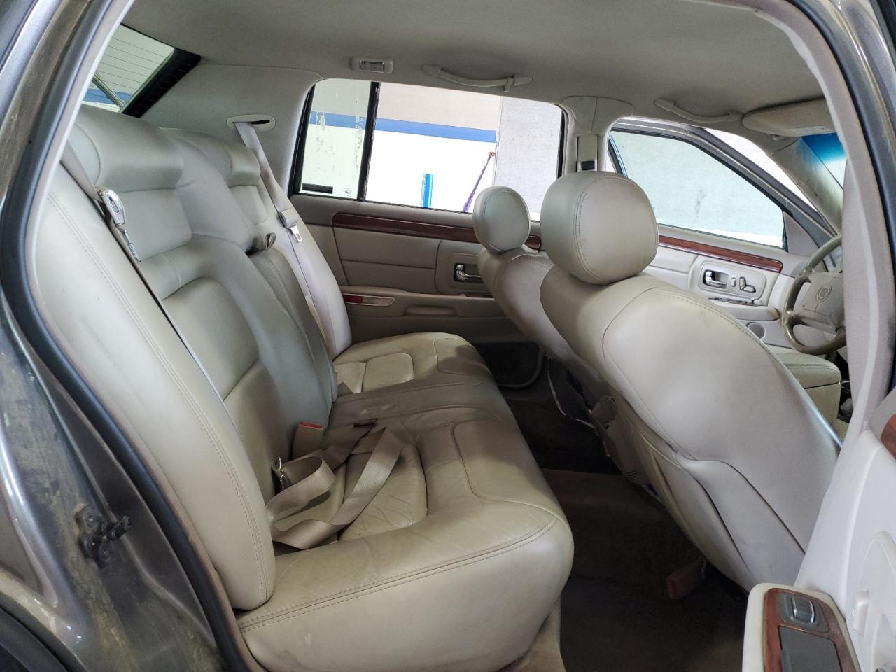 1998 Cadillac Deville VIN: 1G6KD54Y1WU788981 Lot: 64370095