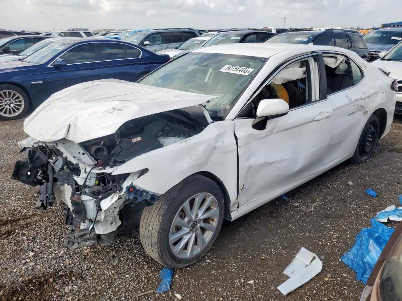  TOYOTA CAMRY 2022 Белый