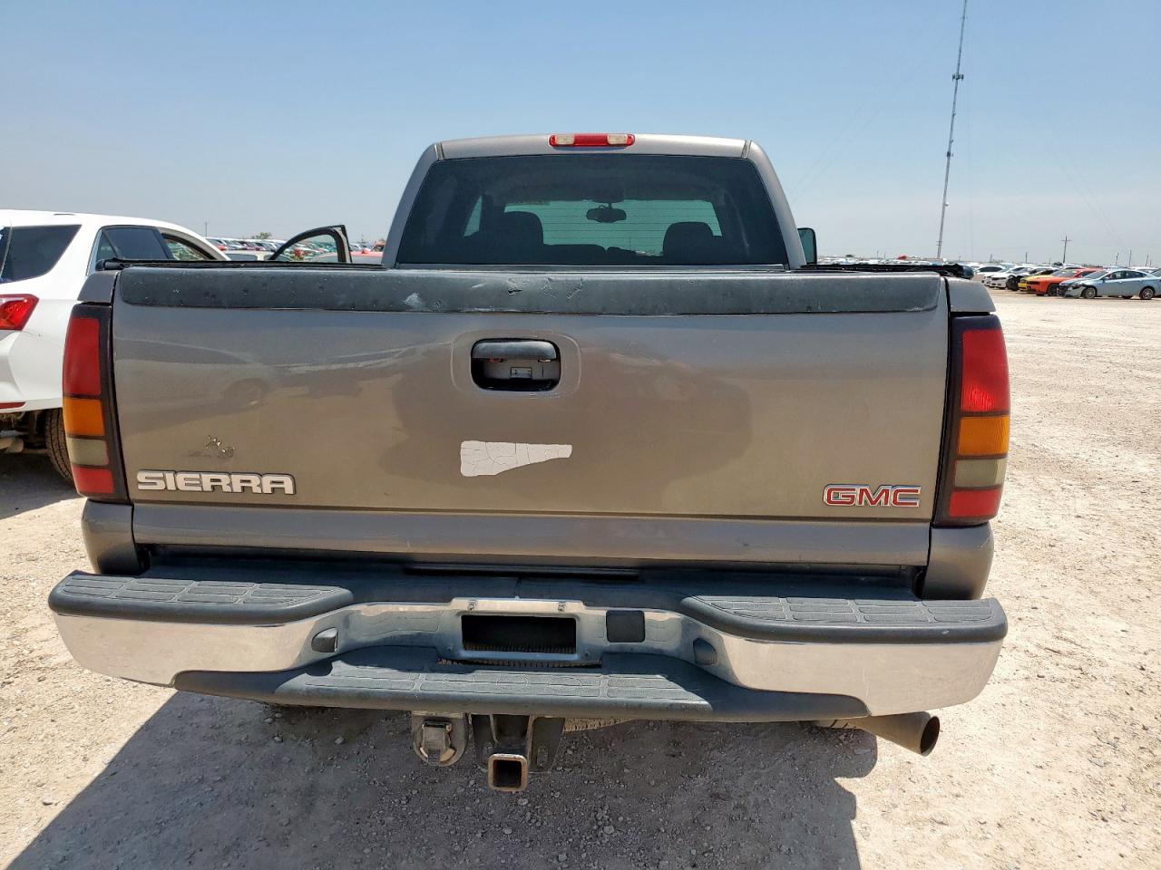 2006 GMC Sierra K2500 Heavy Duty VIN: 1GTHK23D56F247981 Lot: 64579855