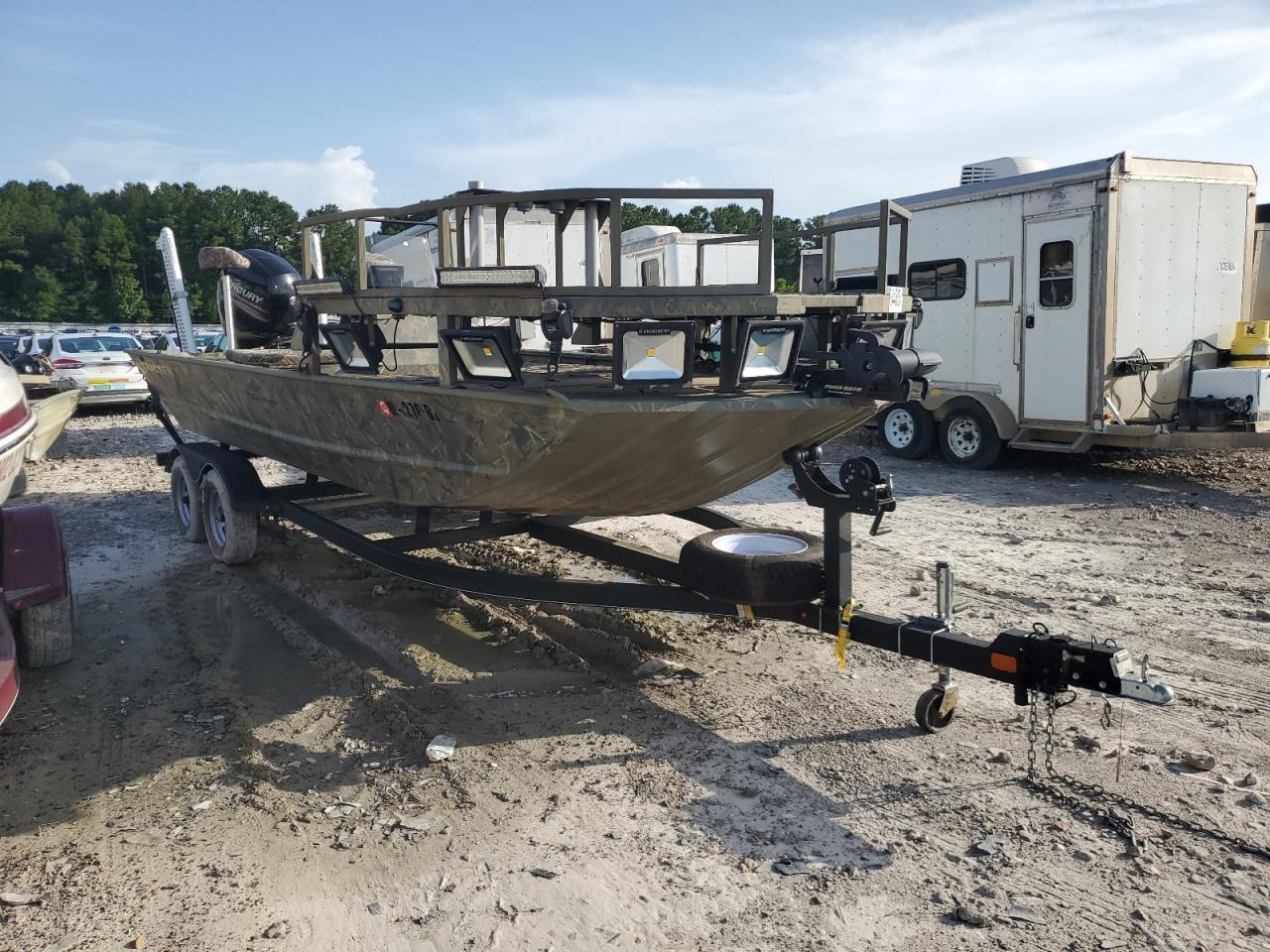 2018 Other Boats Boat two_colors null null BUJ516151718 photo #1