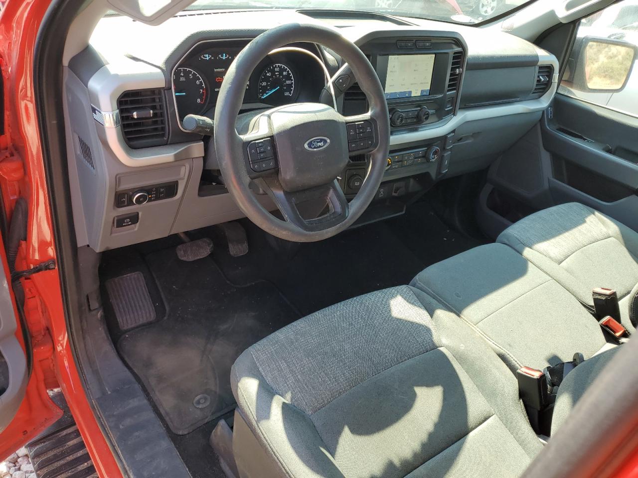 2022 Ford F150 VIN: 1FTMF1CB6NKD02696 Lot: 63863375