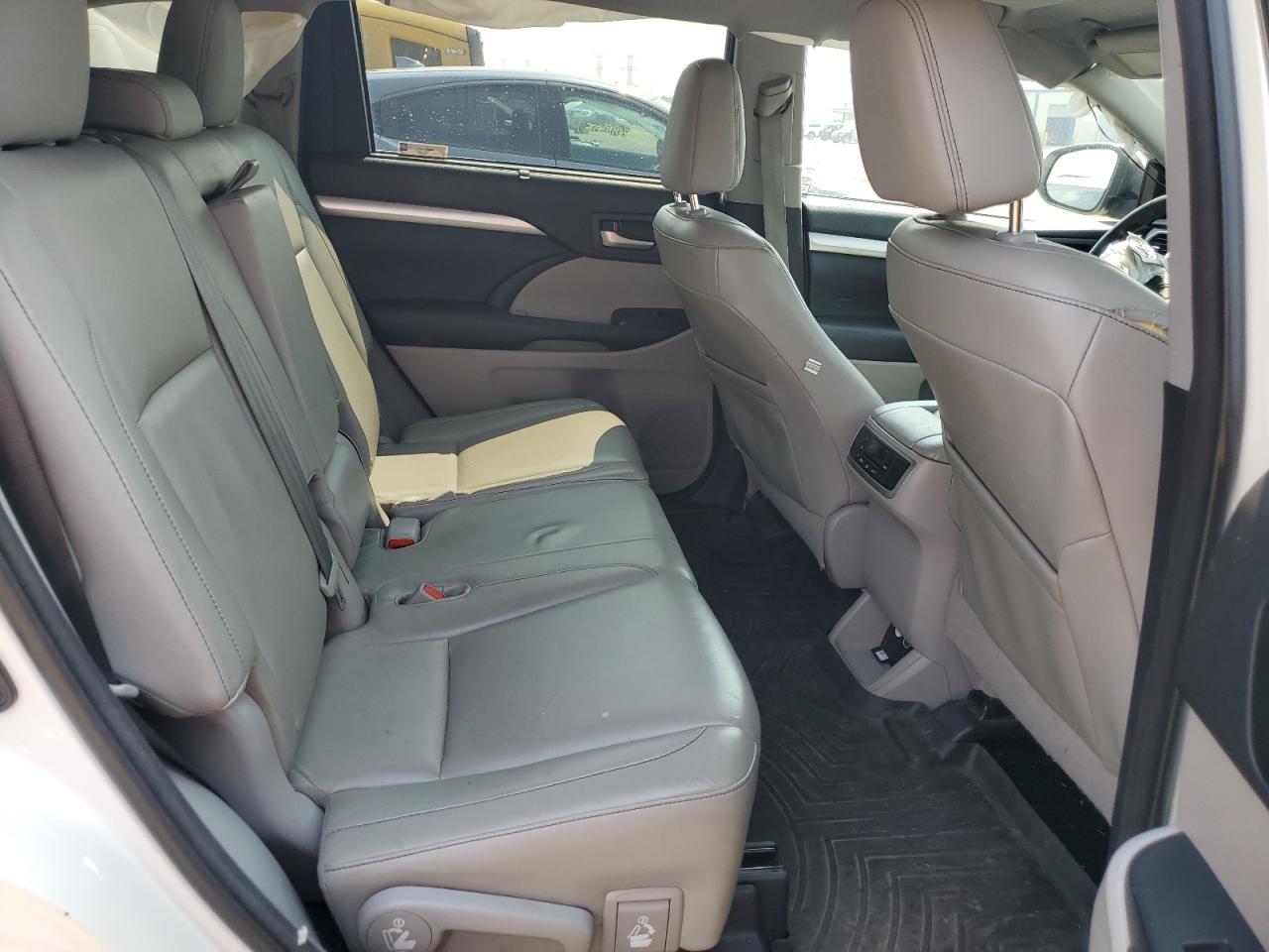 2015 Toyota Highlander Xle VIN: 5TDKKRFH0FS060080 Lot: 67065315