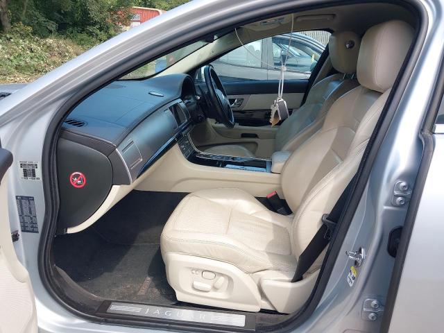 2011 JAGUAR XF S PREMI