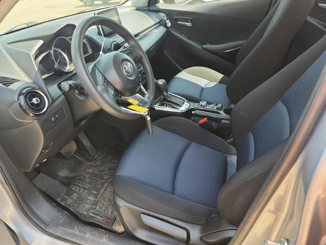  TOYOTA YARIS 2018 Srebrny